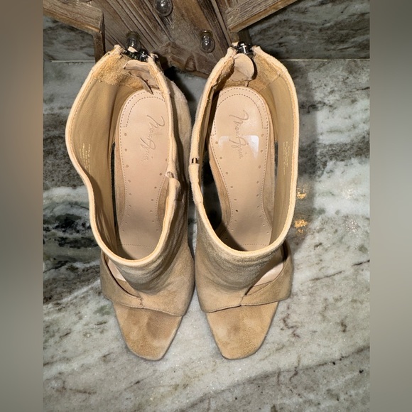 BCBG Max Azria Suede Maia Heels 8.5 - Picture 9 of 11